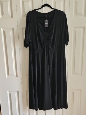 SALE! Torrid Black Ruched V-Neck Midi Dress
